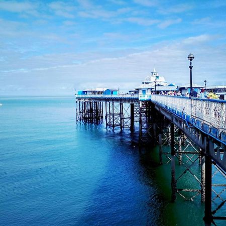 Seaside Solace 2Br With Scenic Coastline Views Llandudno Exterior photo