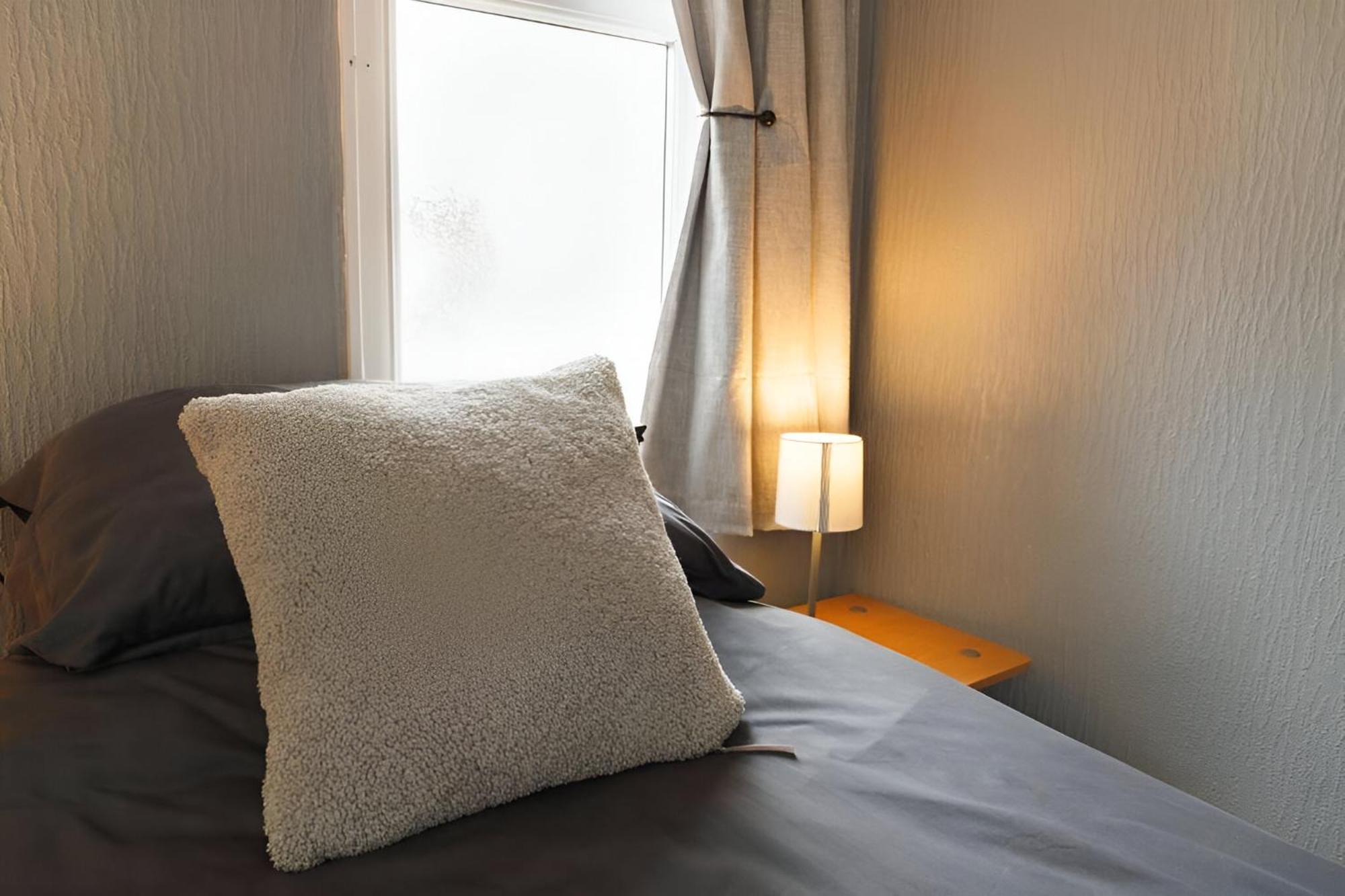 Seaside Solace 2Br With Scenic Coastline Views Llandudno Exterior photo